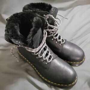 Dr. Marten Boots Womens 11